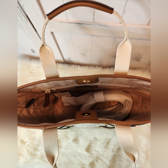 🎀 PRICE DROP! Michael Kors Signature Maeve Convertible Open Tote - Picture 4 of 11